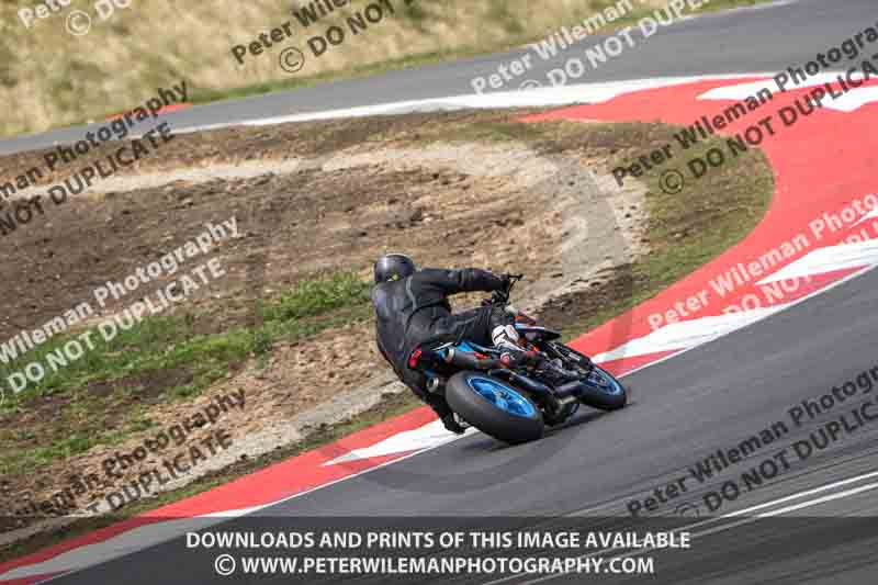 cadwell no limits trackday;cadwell park;cadwell park photographs;cadwell trackday photographs;enduro digital images;event digital images;eventdigitalimages;navarra;no limits trackdays;peter wileman photography;racing digital images;trackday digital images;trackday photos